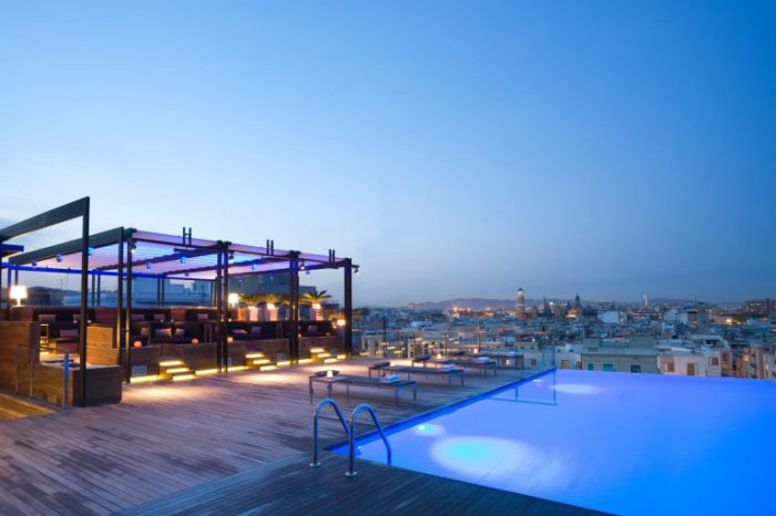 Top 10 Hotels with Rooftop Restaurants and Bars